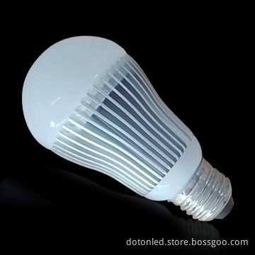 6W/400 to 500lm LED Globe Bulb with Low Light Decay, >30,000-hour Lifespan, CE/RoHS-certified